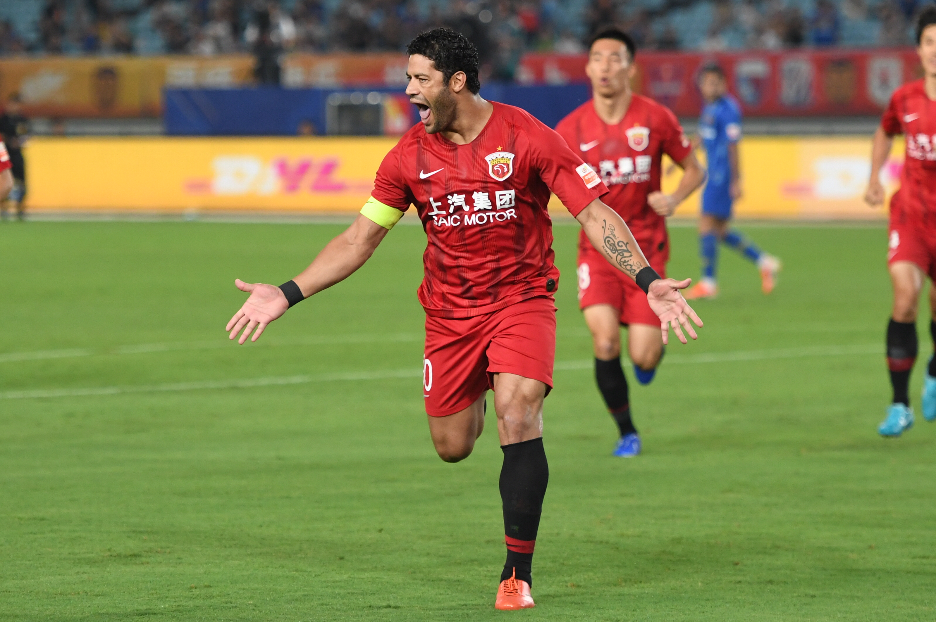 戴格诺特：杰威和肯威对浓眉防守很出色，但他今天表现也挺反常（戴格诺特：杰威与肯威限制浓眉很出色，但他今天确实有些反常）