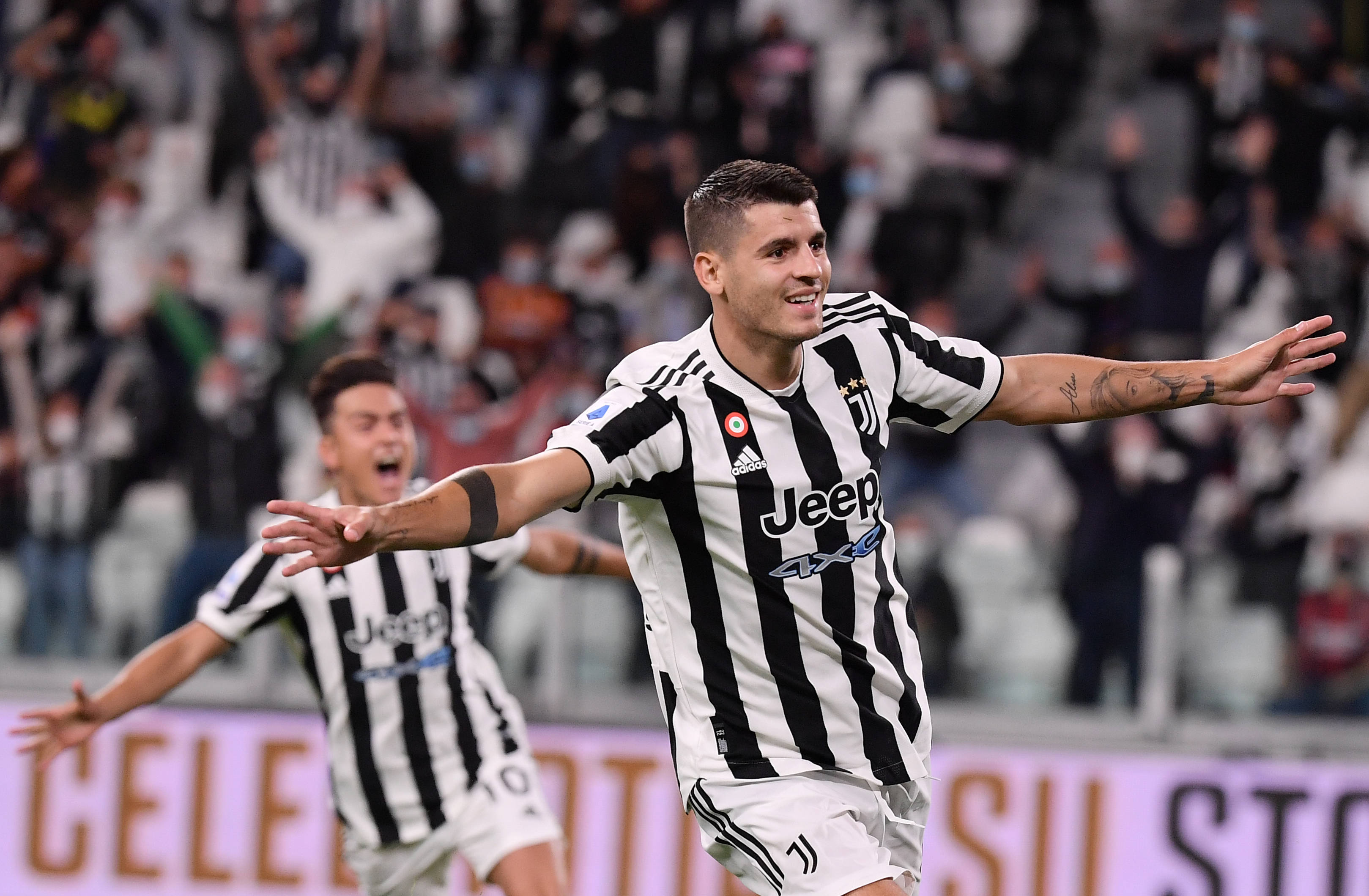 解说员：当年内维尔和我一起解说，托雷斯进球时他发出了怪声（解说员回忆：与内维尔同台时，托雷斯破门他突然发出怪叫）