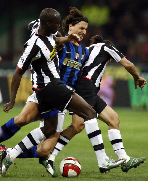 谢什科伤愈却食物中毒恐继续缺阵！阿莫林恼火，仍不知非洲杯三人能否参赛（谢什科康复却遭食物中毒恐继续缺席，阿莫林动怒，三名非洲杯国脚出场前景未明）