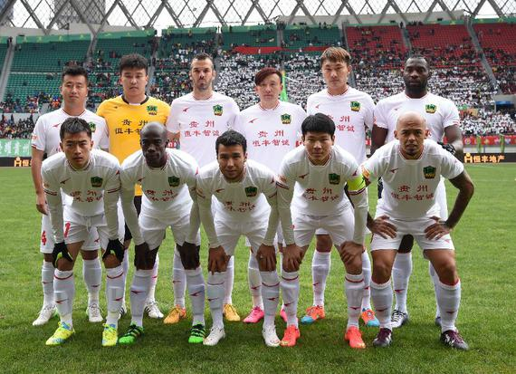 灰熊青年军崛起引发关注（灰熊新生代崛起备受瞩目）