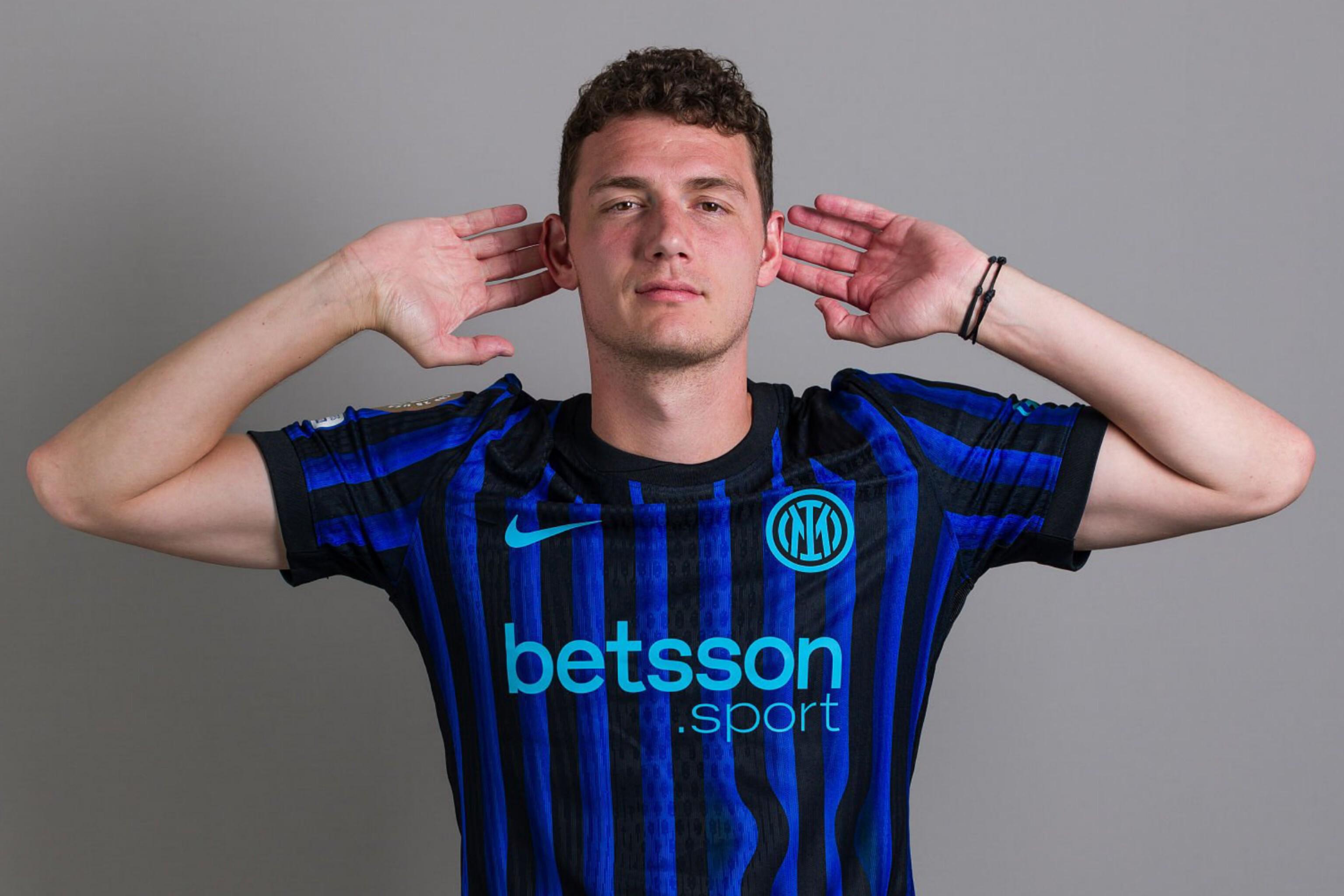 意媒：多队盯国米17岁中卫布雷达，国米看好球员天赋无意放人（意媒：多队追逐国米17岁中卫布雷达，国米看重潜质不愿放走）