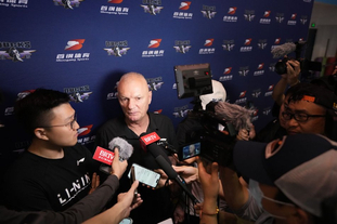 国安官方：李磊右大腿股二头肌拉伤，预计伤缺4周（北京国安官宣：李磊右大腿股二头肌受伤，预计缺阵四周）